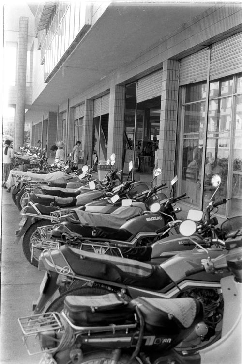 義烏小商品市場(chǎng)的珍貴影像記憶 從 雞毛換糖 到 買(mǎi)賣全球