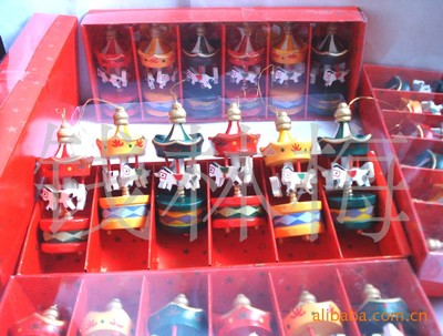 旋轉(zhuǎn)木馬掛件 手機(jī)掛件 汽車(chē)掛件圣誕樹(shù)掛件